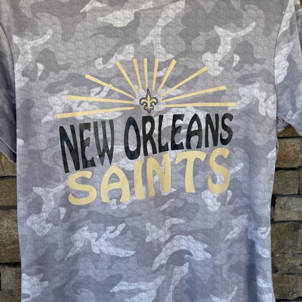 Team Apparel Women Size‎ M New Orlean Saints Camouflage Tshirt